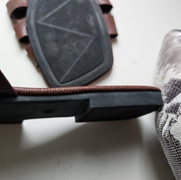 TRÏBE Brown Leather Like Slide Sandals Size 9 NWOT - Picture 7 of 7